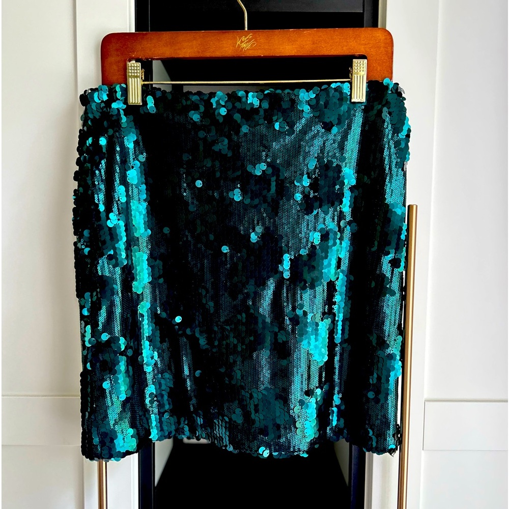 Emerald green sequin mini skirt. By Blue Rain size M.